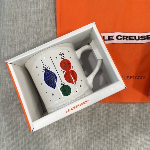 🎅🏽🎄 NWT! Set of Two Le Creuset Holiday Mugs and Le Creuset Tote! - Picture 2 of 13